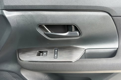 Used 2025 Nissan Kicks S w/ Charging Package image 19