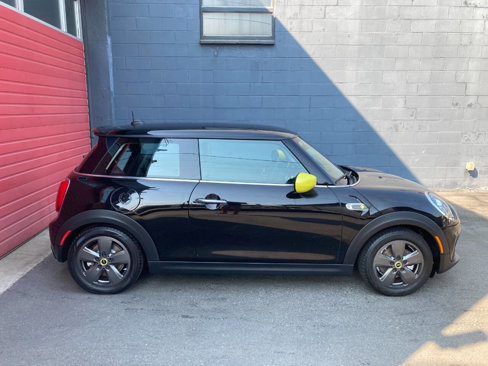 Used 2020 MINI Cooper SE w/ 6.5" Touchscreen Package image 3