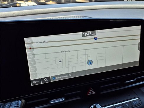 Used 2023 Hyundai Elantra Limited w/ Preferred Accessory Package image 5