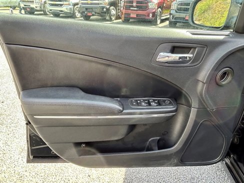 Used 2012 Dodge Charger SE image 6