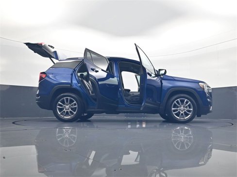 Used 2022 GMC Terrain SLT image 33