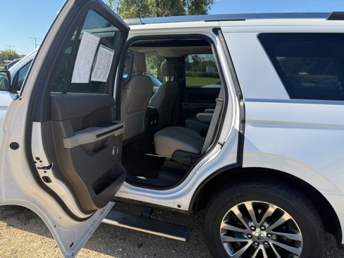 Used 2018 Ford Expedition Limited w/ Equipment Group 301A image 40