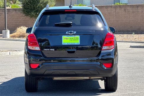 Used 2022 Chevrolet Trax LT w/ Midnight Edition image 10