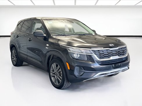 Used 2021 Kia Seltos LX image 3