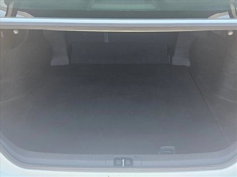 Used 2019 Toyota Camry LE image 6