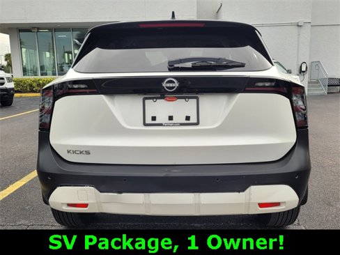 Used 2025 Nissan Kicks SV w/ Charging Package image 6