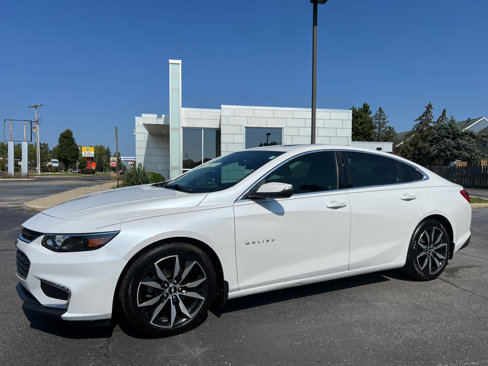 Used 2017 Chevrolet Malibu LT w/ Leather Package image 2