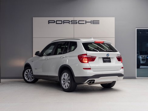 Used 2017 BMW X3 xDrive28i image 3