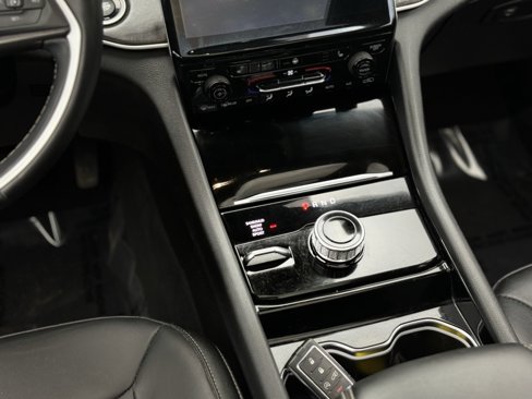 Used 2022 Jeep Grand Cherokee Limited image 20