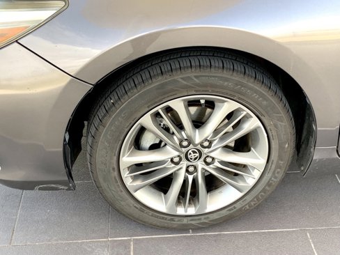 Used 2017 Toyota Camry SE image 9