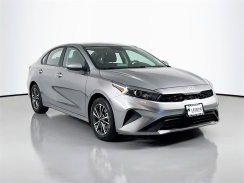 Used 2024 Kia Forte LXS image 3
