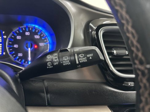 Used 2020 Chrysler Pacifica Touring-L image 33