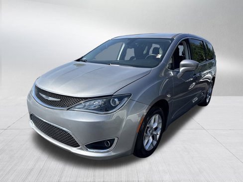 Used 2018 Chrysler Pacifica Touring Plus w/ Tire & Wheel Group image 1