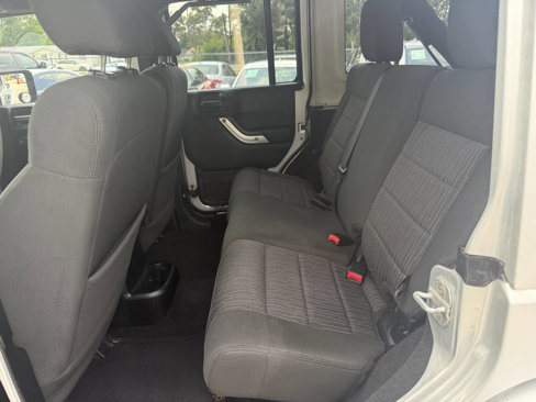 Used 2012 Jeep Wrangler Unlimited Rubicon w/ Connectivity Group image 14