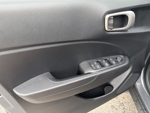 New 2025 Hyundai Venue SEL image 7