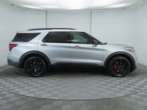Used 2020 Ford Explorer ST w/ ST Street Pack image 4