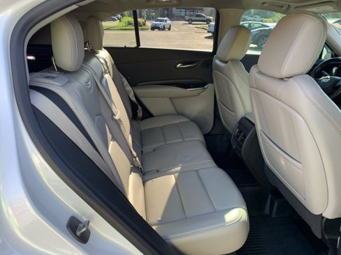 Used 2019 Cadillac XT4 Premium Luxury image 16