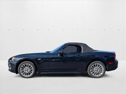 Used 2017 FIAT 124 Spider Classica image 8