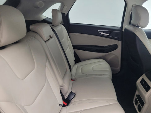 Used 2019 Ford Edge Titanium image 19