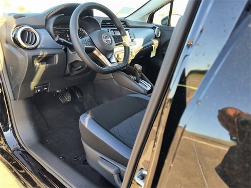 New 2025 Nissan Versa SV image 2