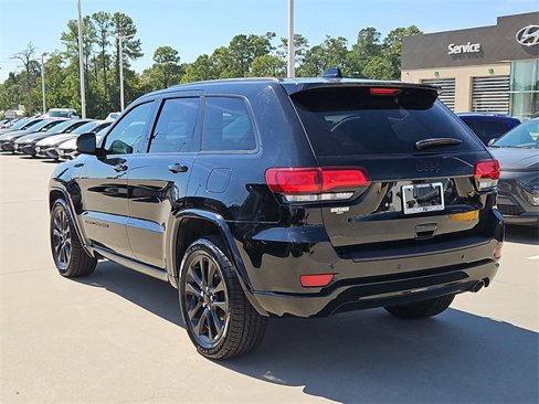 Used 2020 Jeep Grand Cherokee Altitude image 12