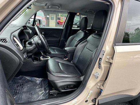 Used 2015 Jeep Renegade Limited image 9