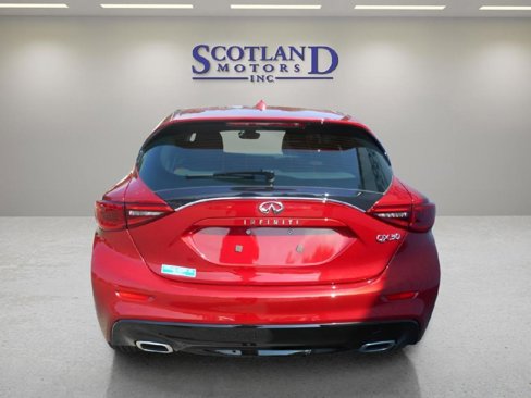 Used 2018 INFINITI QX30 image 18