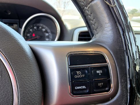 Used 2011 Jeep Grand Cherokee Laredo image 21