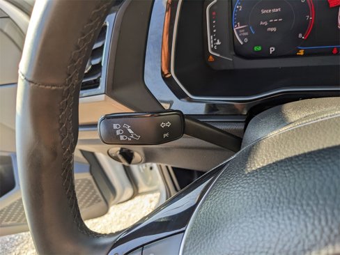 Certified 2020 Volkswagen Jetta SEL Premium image 33