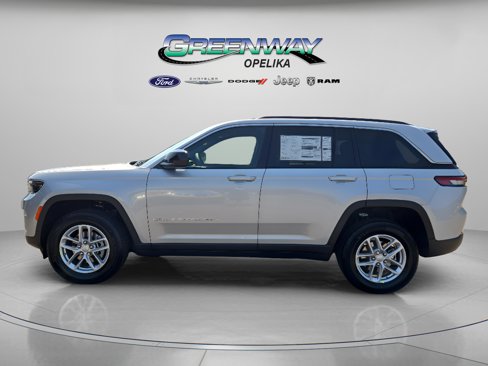 New 2025 Jeep Grand Cherokee Laredo X image 4
