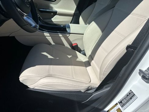 Used 2025 Mercedes-Benz C 300 Sedan image 18