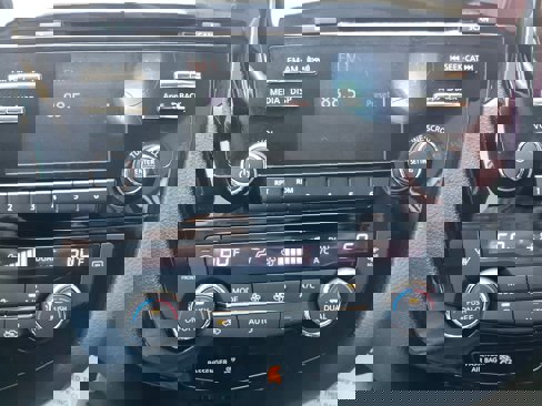 Used 2015 Nissan Rogue SV image 18