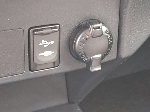Used 2018 Toyota RAV4 XLE image 25