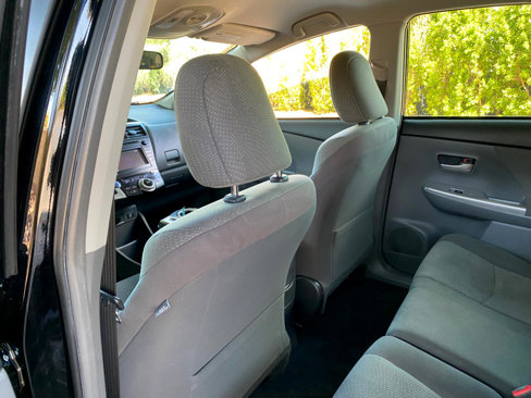 Used 2014 Toyota Prius V Three image 31