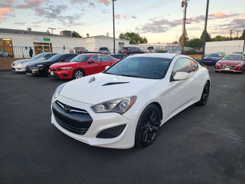 Used 2013 Hyundai Genesis 2.0T image 1