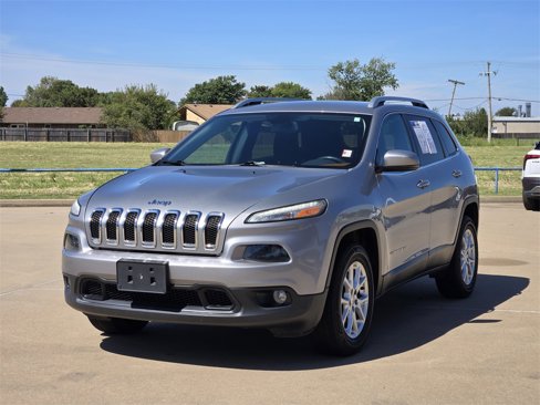 Used 2016 Jeep Cherokee Latitude w/ Safety/Convenience Group image 3