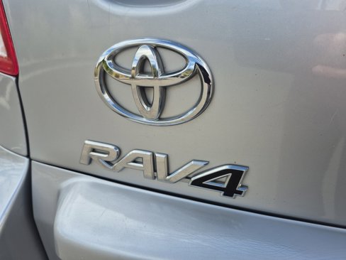Used 2012 Toyota RAV4 4WD image 16