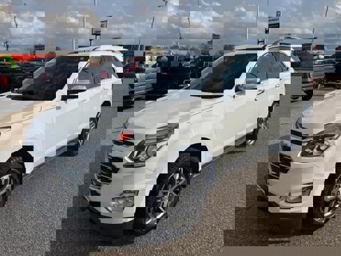 Used 2016 Chevrolet Equinox LTZ w/ Enhanced Convenience Package image 7
