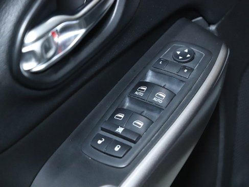 Used 2021 Jeep Cherokee Latitude image 16