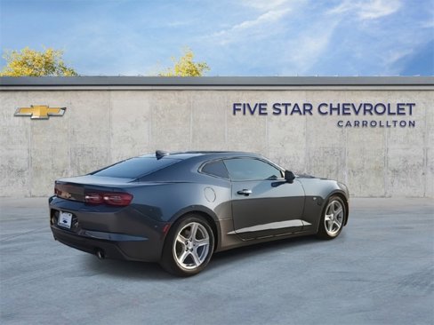 Used 2019 Chevrolet Camaro LT w/ Technology Package image 8