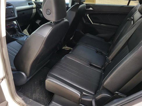 Used 2022 Volkswagen Tiguan SE w/ Panoramic Sunroof Package image 26