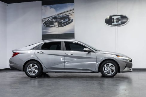 Used 2023 Hyundai Elantra SE image 8