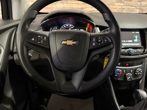 Used 2017 Chevrolet Trax LT image 14