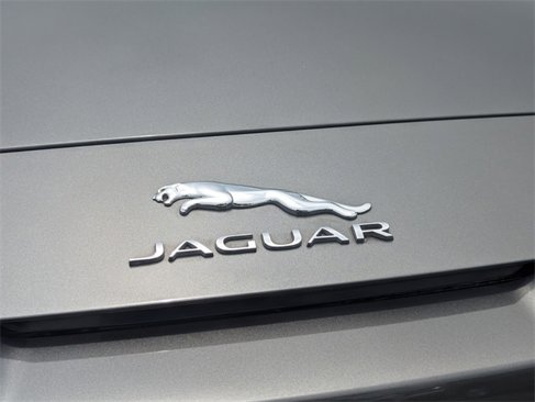 Used 2016 Jaguar F-TYPE Convertible image 11