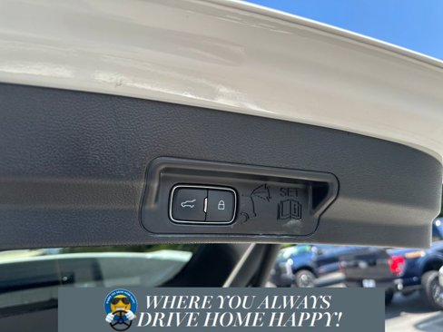 Used 2022 Ford Explorer XLT image 27
