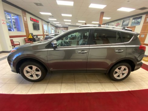 Used 2014 Toyota RAV4 XLE image 4