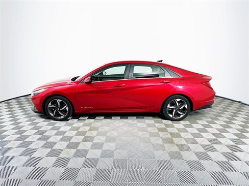Used 2021 Hyundai Elantra SEL w/ Convenience + Premium Package image 2