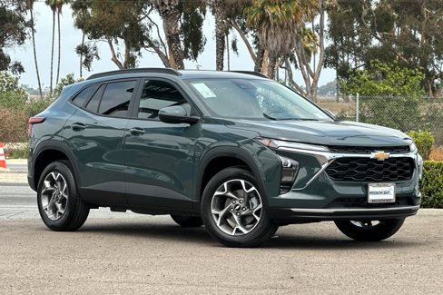 New 2025 Chevrolet Trax LT w/ LT Convenience Package image 2