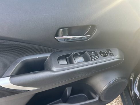 Used 2024 Nissan Kicks SV image 28