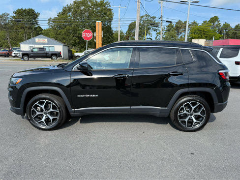 Used 2025 Jeep Compass Limited image 4